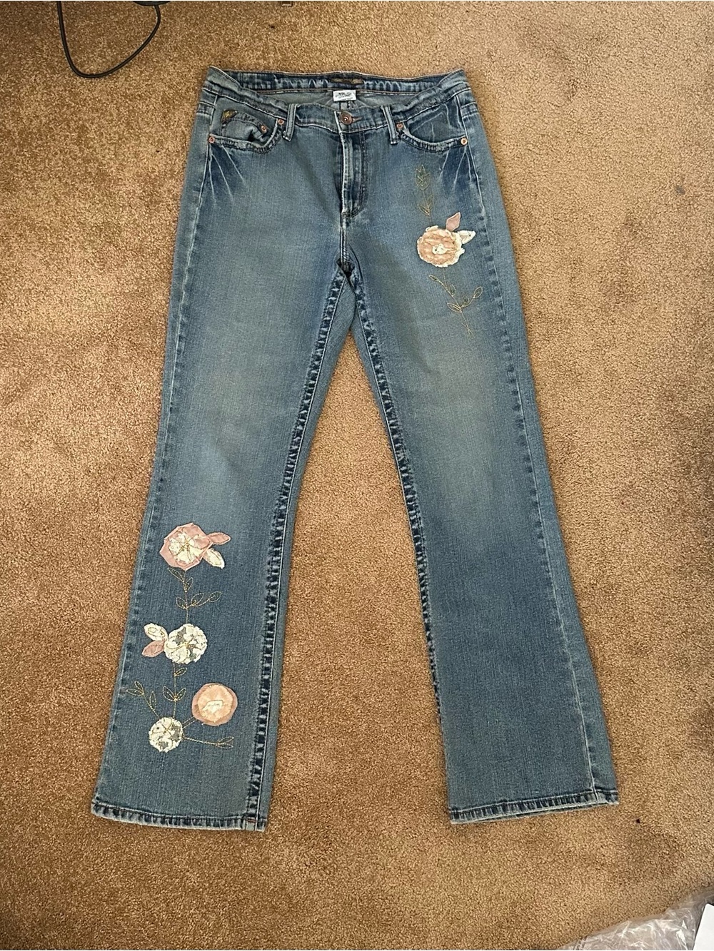 Embroidered Floral Wide-Leg Jeans in Blue